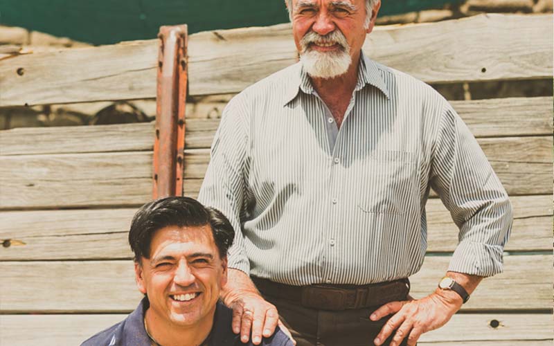 Alejandro Gonzales Anaya junto con su padre y dueño de Hacienda Vergel de Guadalupe